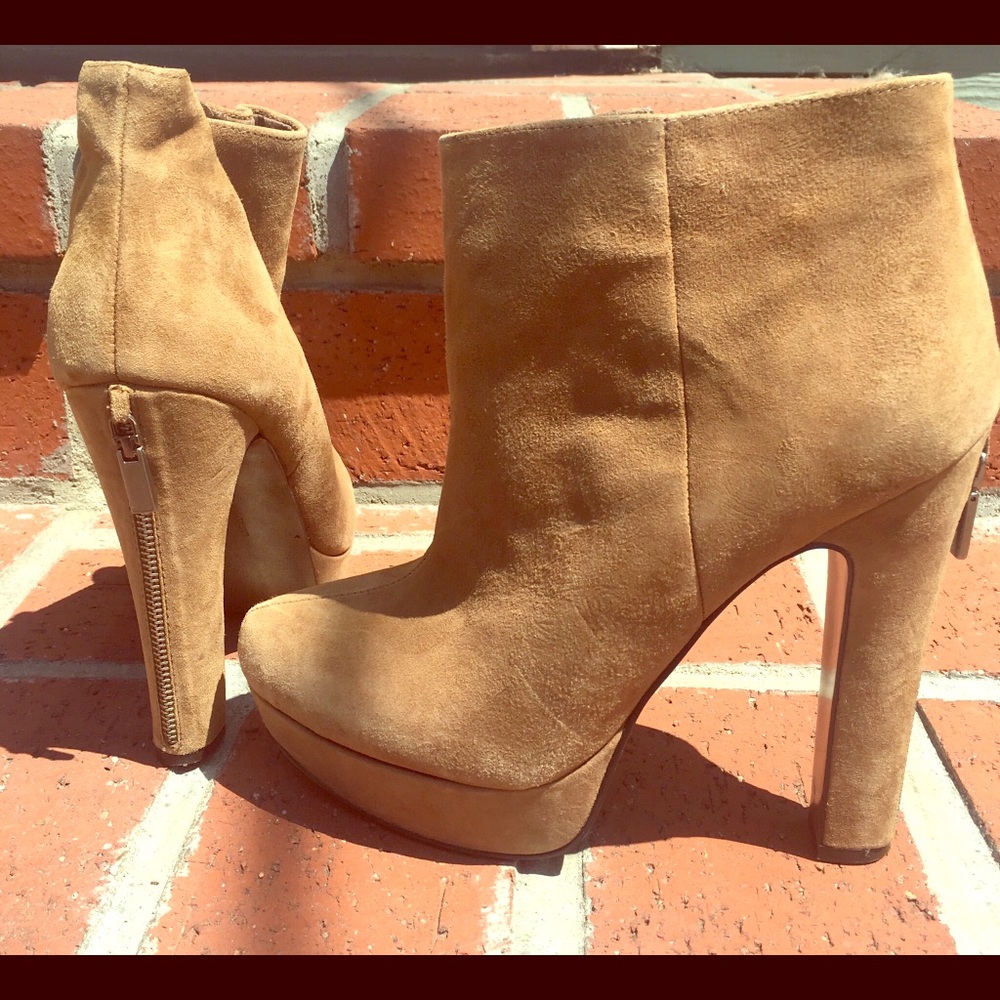 BCBGeneration Joesana booties 6.5